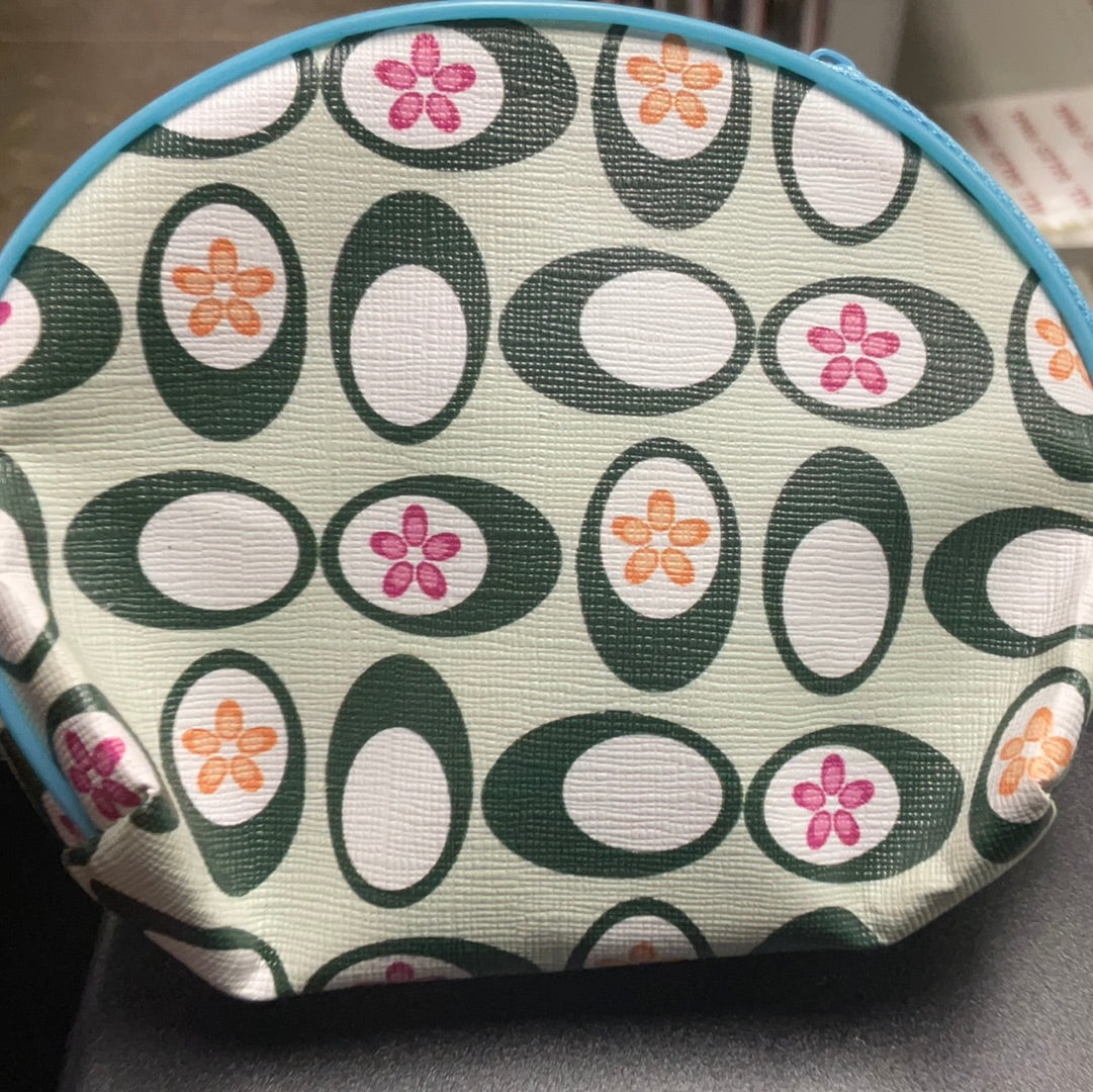 Small Oval Compact Coin Change Purse