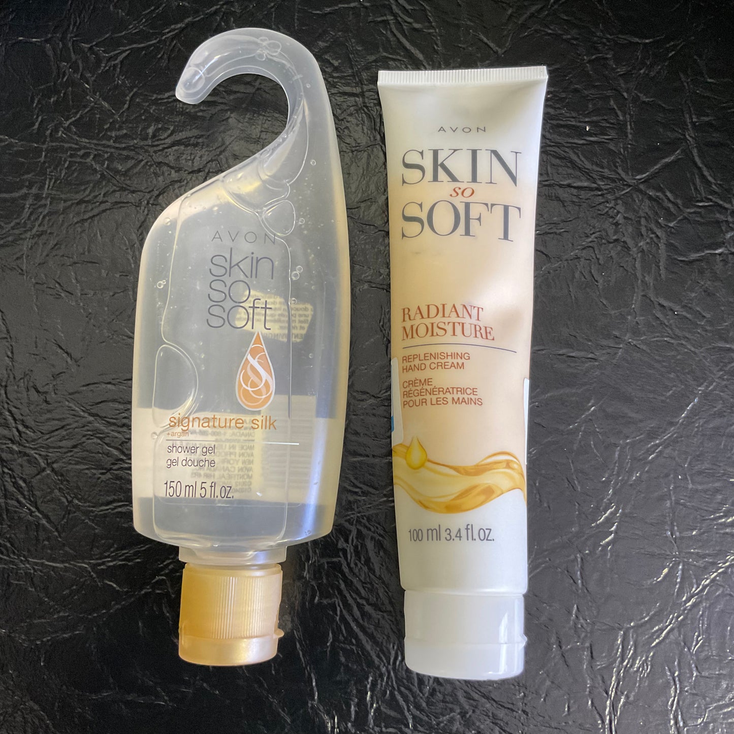 Avon Skin So Soft Signature Silk Set